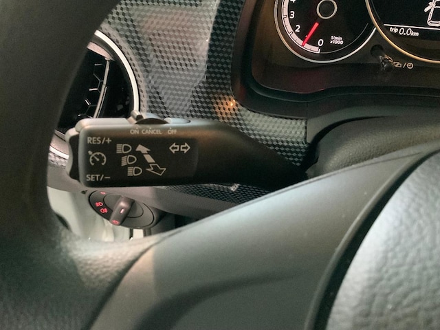 Volkswagen up! 1.0 KLIMA+PDC+RFK+GJR+WIPA+TEMPOM.