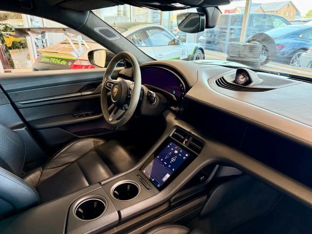 Porsche Taycan S Turbo