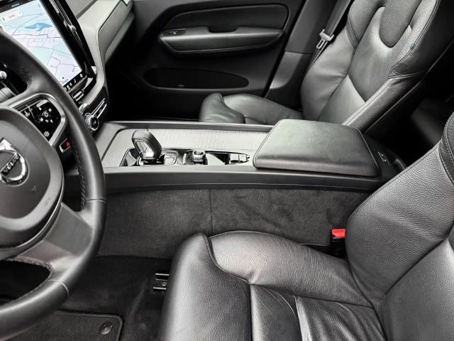 Volvo XC60 Dark Plus