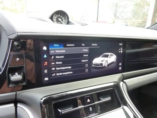 Porsche Panamera 4 E-Hybrid Turbo