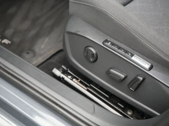 Volkswagen Golf DSG Golf VIII Life Variant