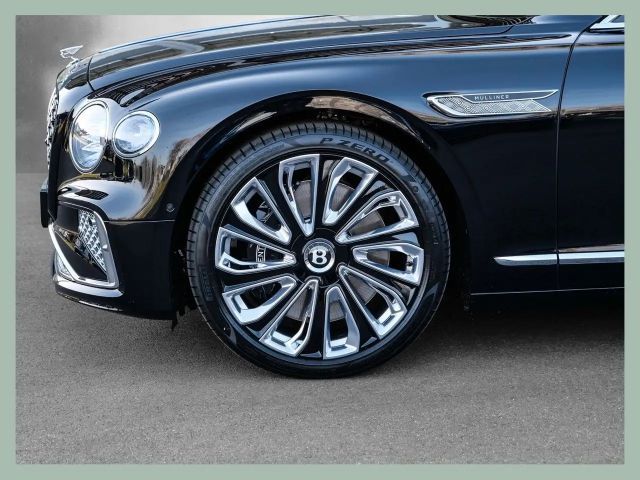 Bentley Flying Spur Mulliner // BENTLEY DÜSSELDORF