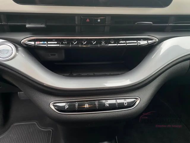 Fiat 500e Digitales Cockpit Apple CarPlay Android Auto Klima