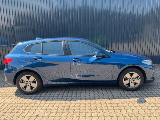 BMW 118 118i 5-deurs Sedan