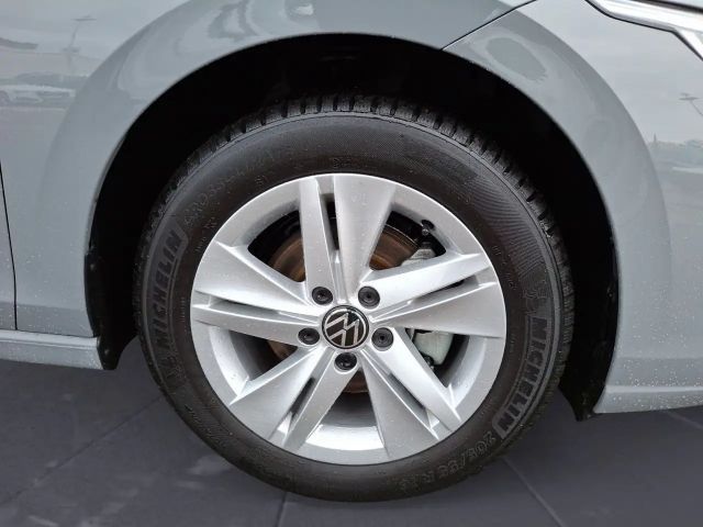 Volkswagen Golf Life Variant