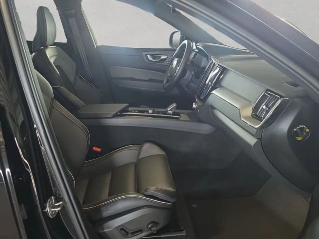 Volvo XC60 AWD Dark Plus