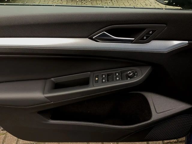 Volkswagen Golf 1.5 eTSI DSG IQ.Drive