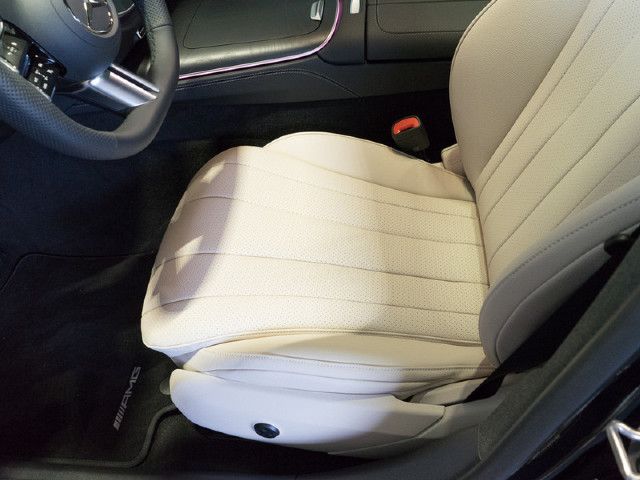 Mercedes-Benz E 200 AMG Line Sedan