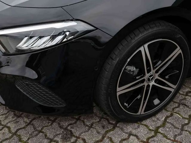 Mercedes-Benz A 180 NIGHTPAKET+LED+KAMERA+CARPLAY+MBUX+18 ZOLL