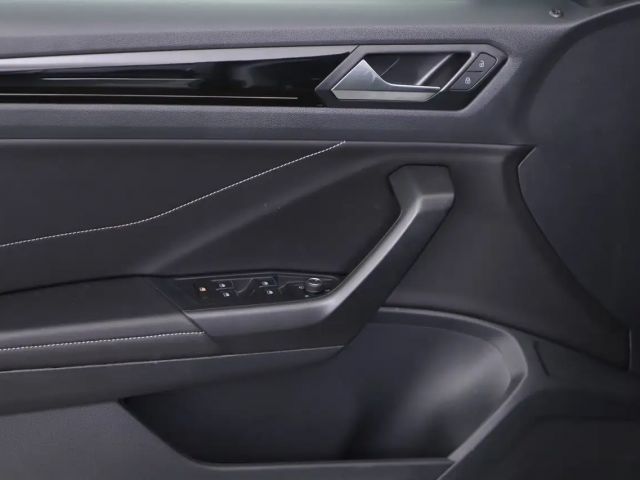 Volkswagen T-Roc 1.5 TSI DSG R-Line