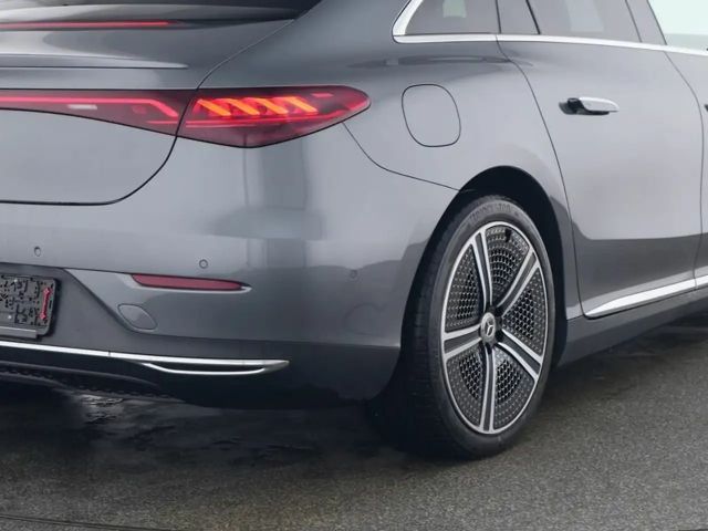 Mercedes-Benz EQE 300 Sedan