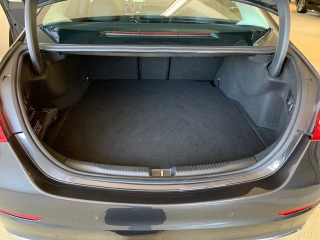 Mercedes-Benz C 300 AVANTGARDE Sedan