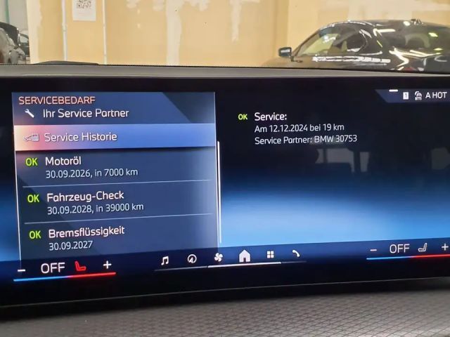 BMW 320 320i M-Sport Sedan