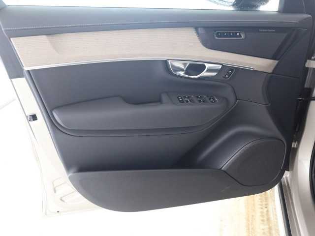 Volvo XC90 AWD Dark Plus Recharge T8