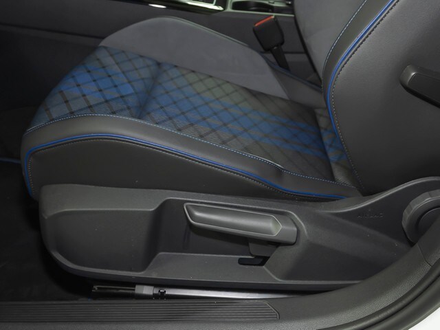 Volkswagen Golf 2.0 TSI DSG Golf VIII