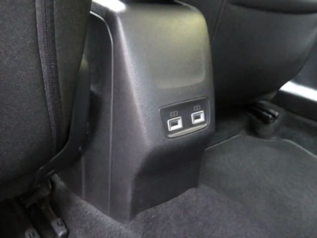 Peugeot E-2008 Active Pack