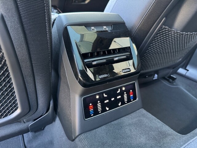 Audi A6 Avant Quattro S-Tronic