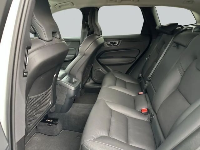 Volvo XC60 AWD Dark Plus