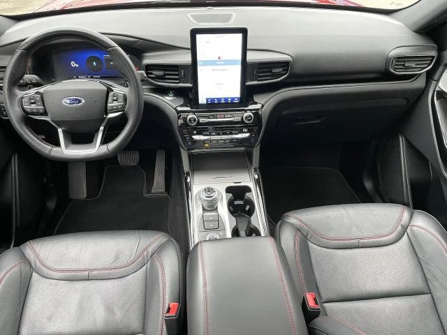 Ford Explorer ST Line