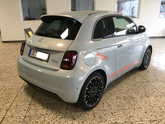 Fiat 500e La Prima