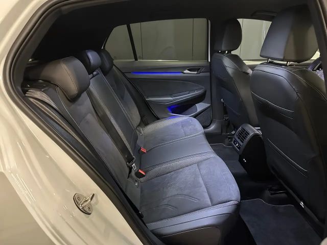 Volkswagen Golf 1.5 eTSI