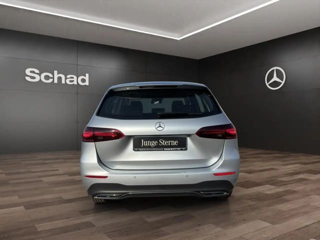 Mercedes-Benz B 180 Sedan