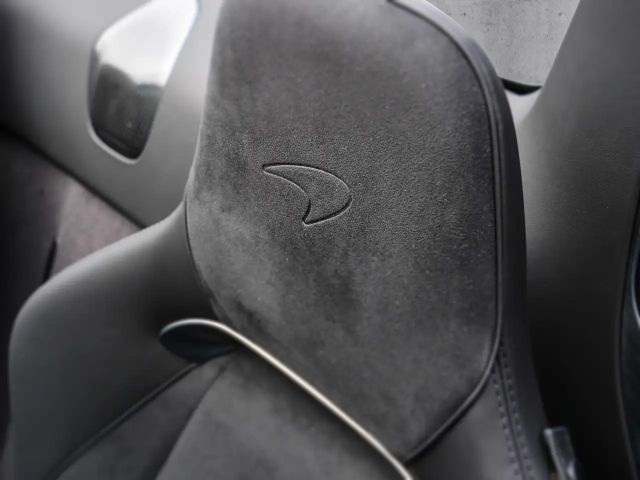 McLaren Artura Spider