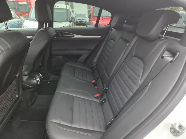 Alfa Romeo Stelvio AT8 Q4 Veloce