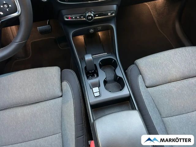 Volvo XC40 Core Recharge T5