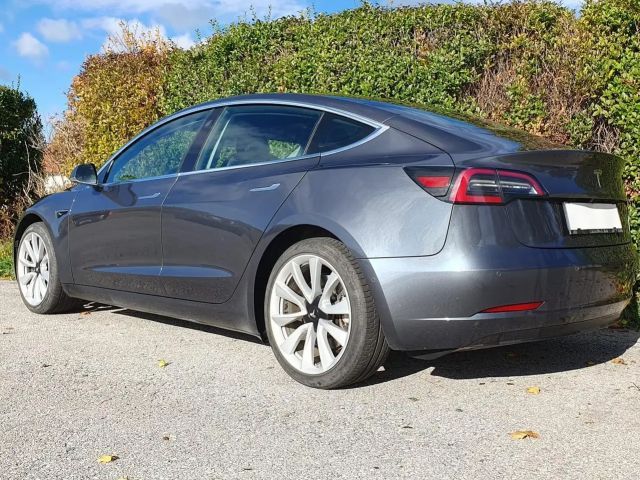 Tesla Model 3 RWD Standard Range