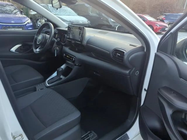 Toyota Yaris Hatchback Team D