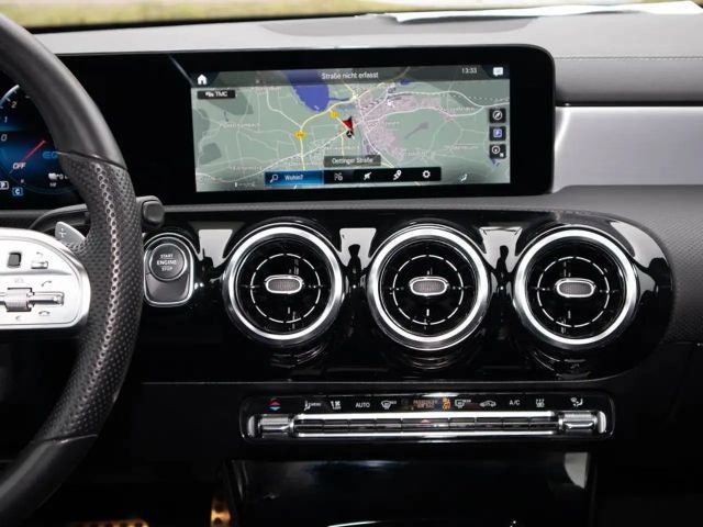 Mercedes-Benz A 250 A 250 e AMG Line