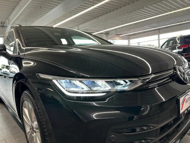 Volkswagen Golf 1.5 eTSI DSG Life Variant