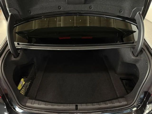 BMW 320 320d M-Sport Sedan