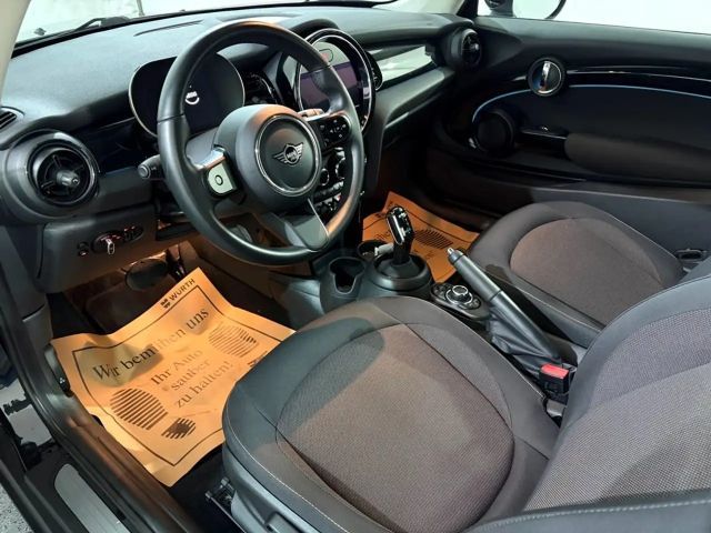 MINI Cooper 3D Essential Trim Automatik *LED*NAVI*PDC*