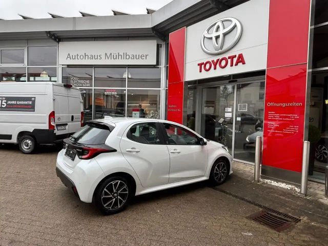 Toyota Yaris Hatchback Hybride Team D