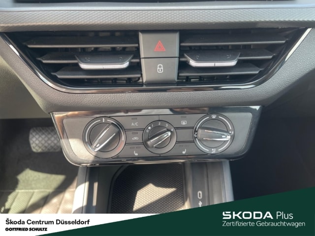 Skoda Scala SCALA Essence TSI DSG AHK Winter-Paket Fahrassiste