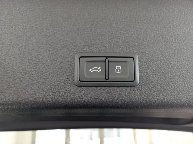 Audi Q8 e-tron 55 Business Quattro