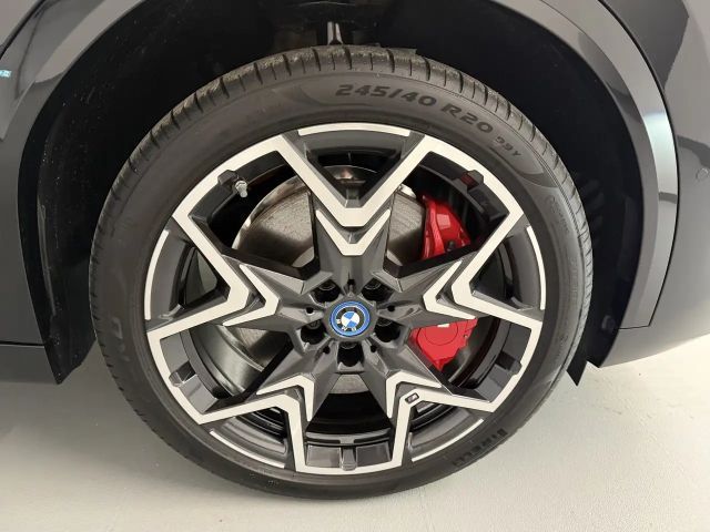 BMW iX2 xDrive30