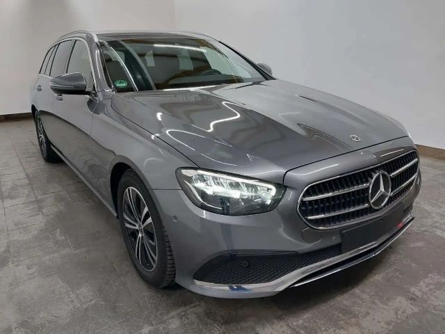 Mercedes-Benz E 200 AVANTGARDE E 200 d Estate