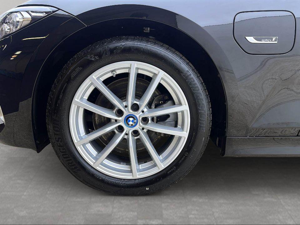 BMW 330 330e Touring