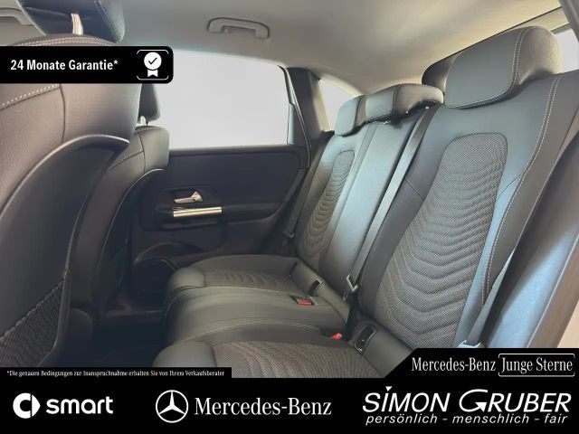 Mercedes-Benz B 200 Progressive Sedan