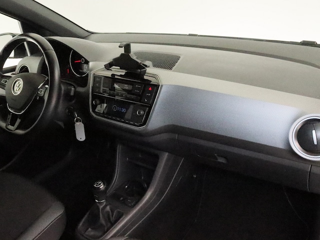 Volkswagen up! Active