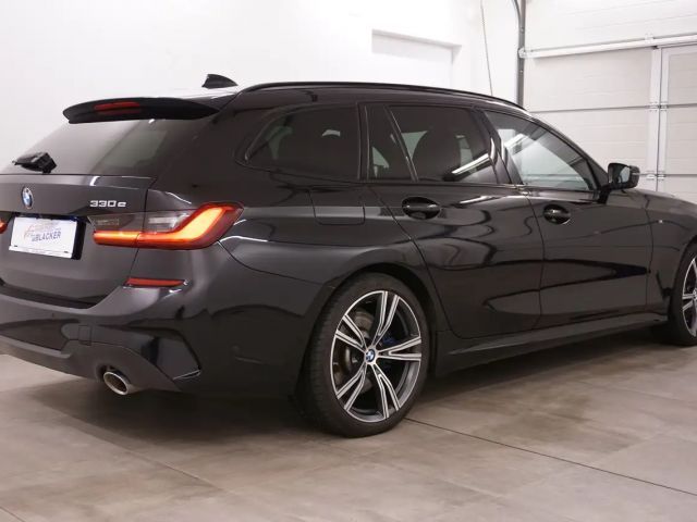 BMW 330 330e M-Sport xDrive