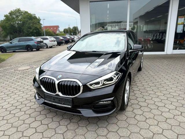 BMW 118 118i Sedan Sport Line