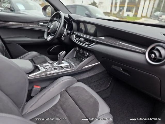 Alfa Romeo Stelvio Q4 Quadrifoglio