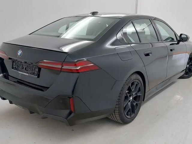 BMW 520 520d M-Sport Sedan xDrive