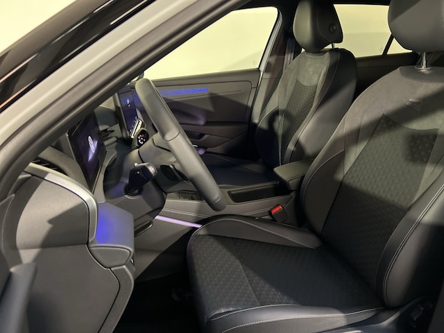 Volkswagen T-Roc 1.5 eTSI DSG IQ.Drive R-Line