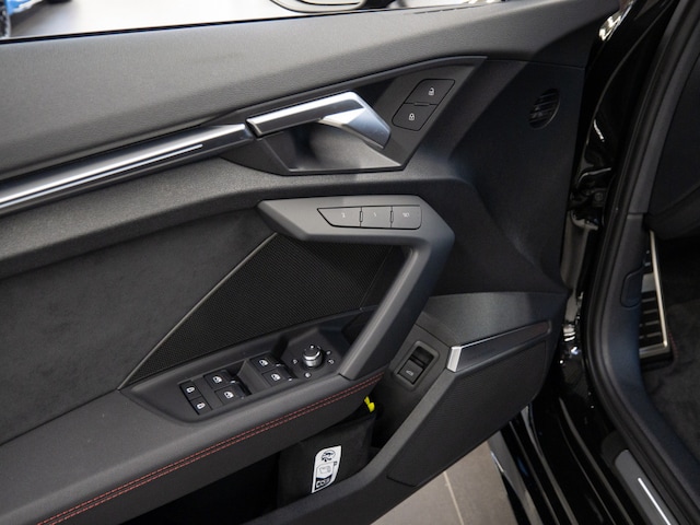 Audi RS3 Quattro S-Tronic Sedan