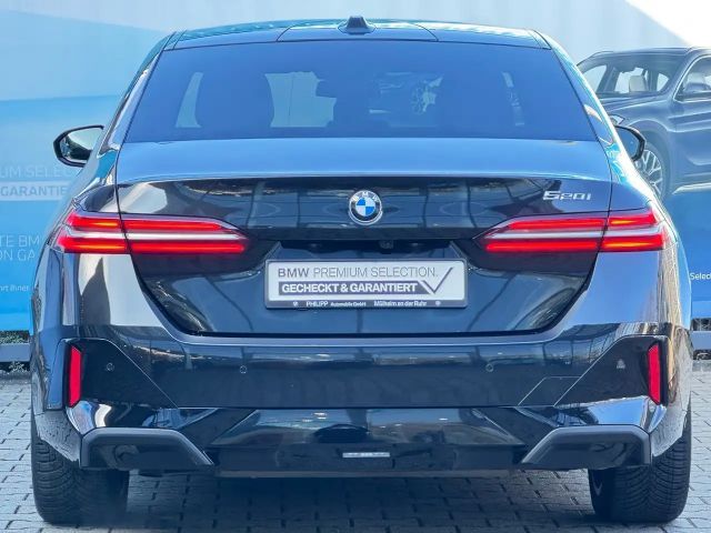 BMW 520 520i M-Sport Sedan